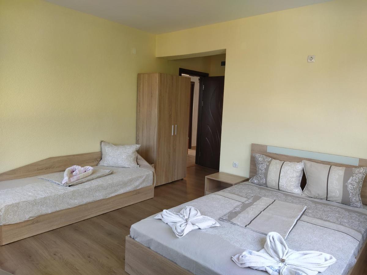 Guest House Proynovi Kalofer Exterior photo