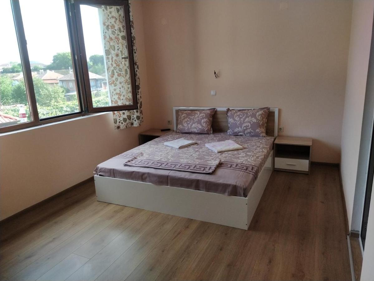 Guest House Proynovi Kalofer Exterior photo