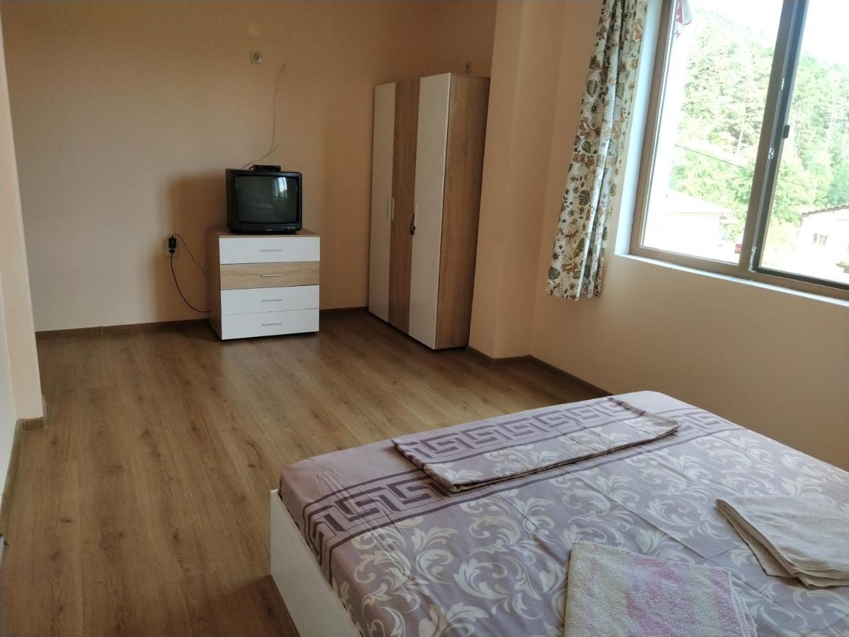 Guest House Proynovi Kalofer Exterior photo