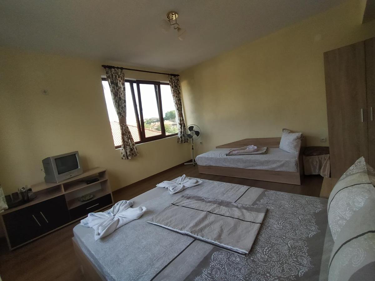 Guest House Proynovi Kalofer Exterior photo