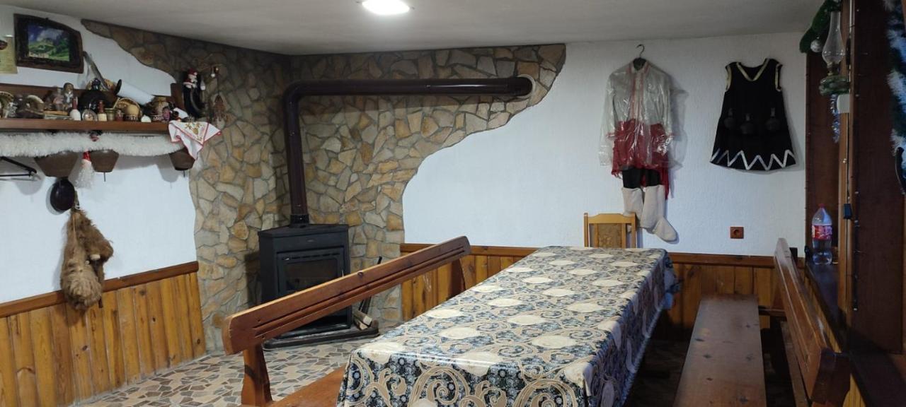 Guest House Proynovi Kalofer Exterior photo